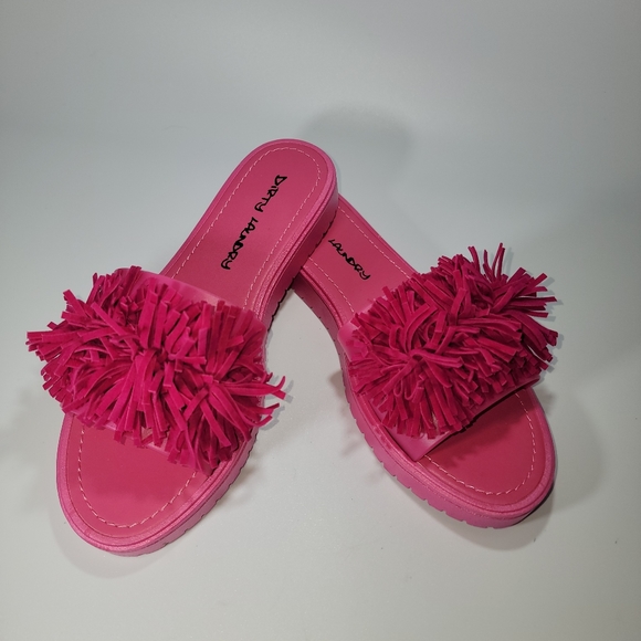 Dirty Laundry Fringe PomPom Slides Bright Pink Sandals Womens Shoes Size 6 36.5 - Picture 2 of 9